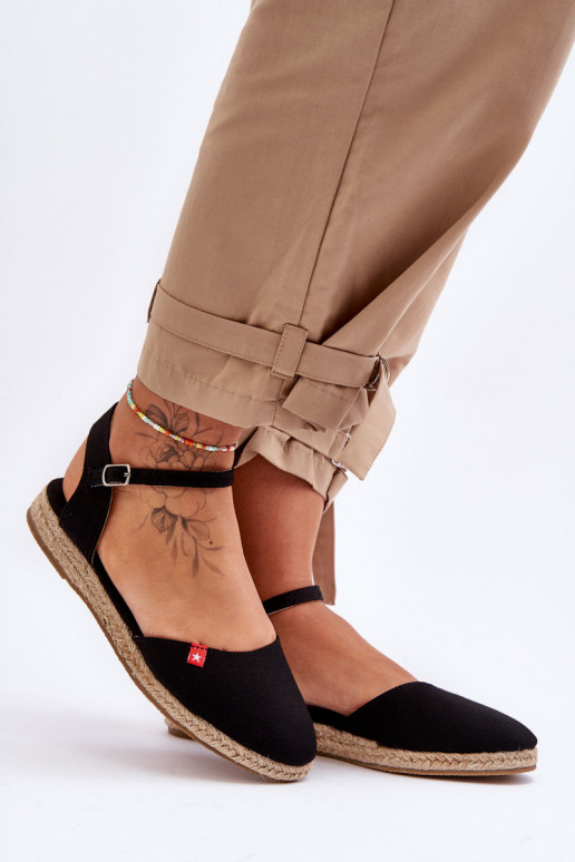 Femminile espadrillas con una piattaforma Big Star FF274526 colore nero