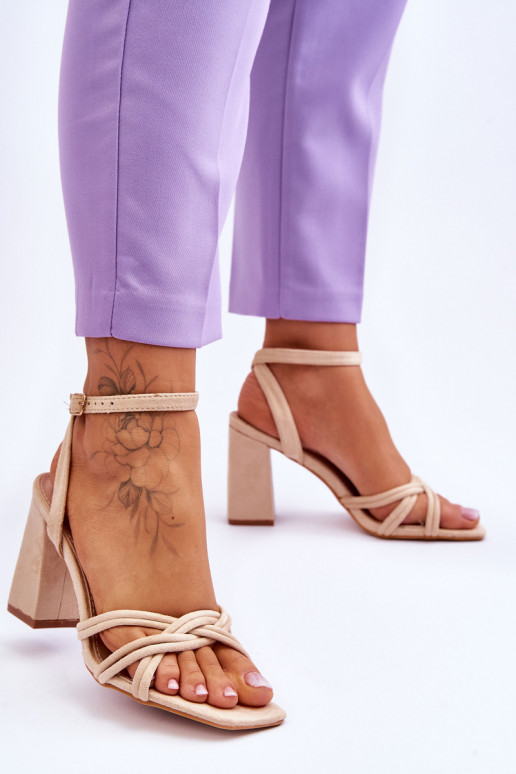 Elegantello classico Sandali in camoscio con i tacchi beige Bernett