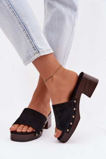 Pantofole da donna tipo clogs con spille dorate nere Davessa 2