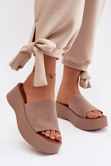 Pantofole da donna con platform color sabbia Liorisse 2