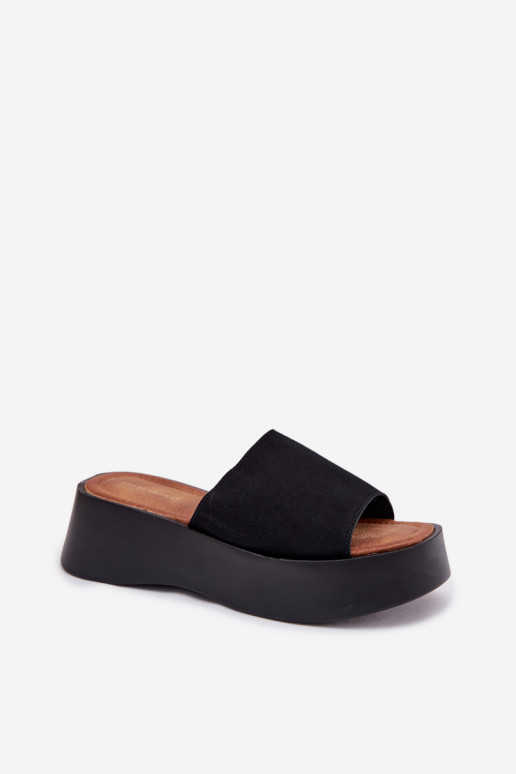 Pantofole da donna con una piattaforma colore nero Liorisse