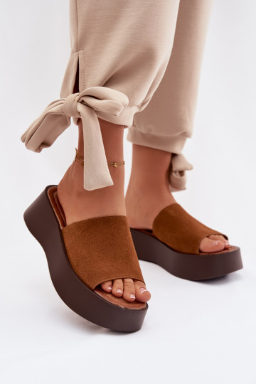 Pantofole da donna con platform color marrone Liorisse