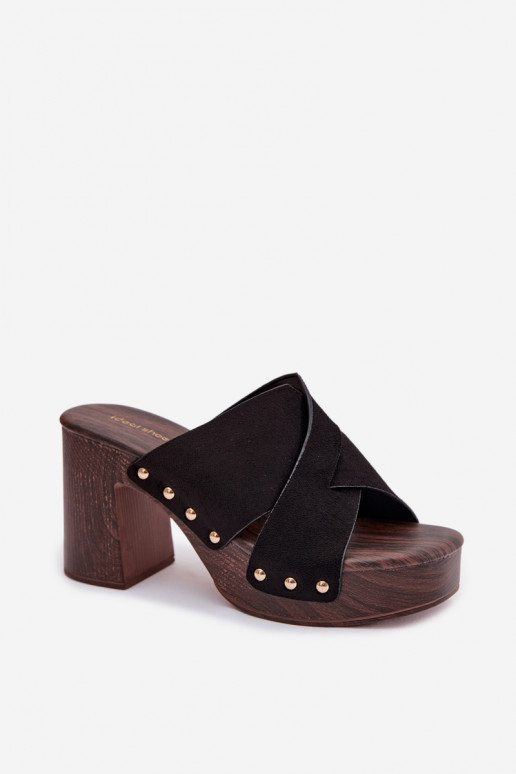 Pantofole da donna con i tacchi Ze colore doratomi Borchie colore nero Nerelle