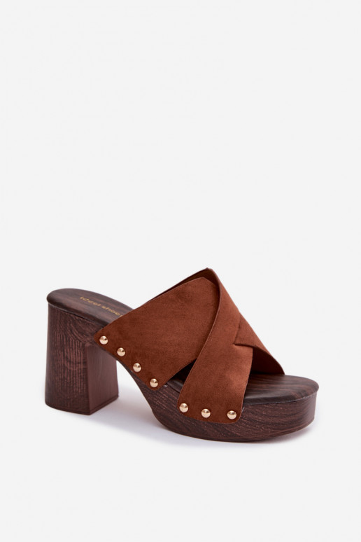 Pantofole da donna con i tacchi Ze colore doratomi Borchie colore marrone Nerelle