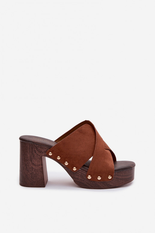 Pantofole da donna con i tacchi Ze colore doratomi Borchie colore marrone Nerelle