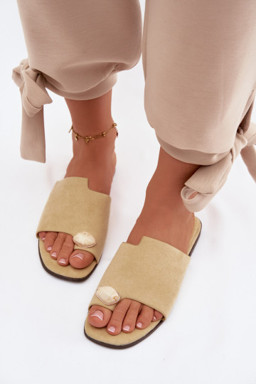 Pantofole piatte da donna con dettagli decorativi in suede sintetico color giallo Selavine 2