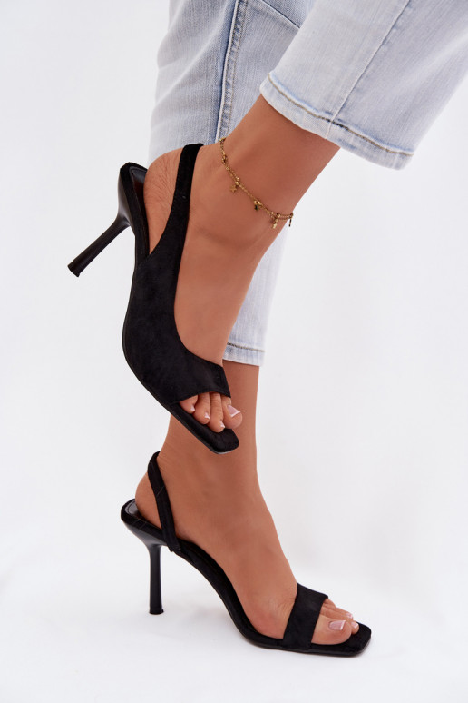 Sandali da donna con tacchi sottiliin ecopelle scamosciatau colore nero Calvoria