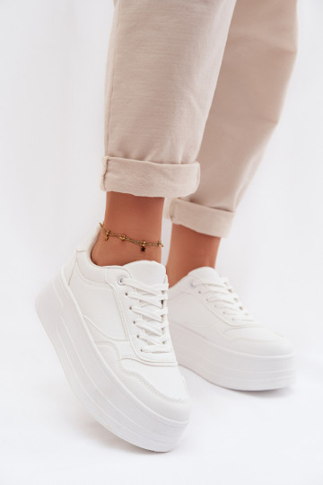 Scarpe modello sneakers Femminile con una piattaforma Colore bianco Feressa 2