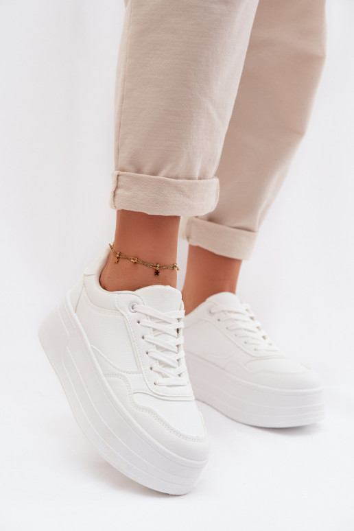 Scarpe modello sneakers Femminile con una piattaforma Colore bianco Feressa
