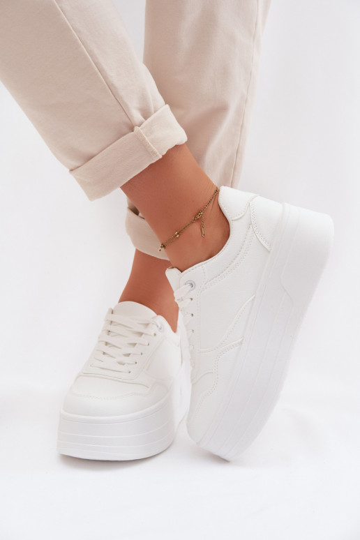 Scarpe modello sneakers Femminile con una piattaforma Colore bianco Feressa