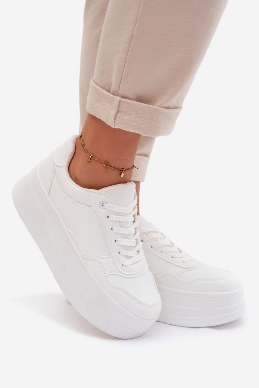 Scarpe modello sneakers Femminile con una piattaforma Colore bianco Feressa