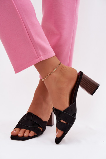 Pantofole da donna con tacco e fasce in suede sintetico, color nero, Corivelle 2