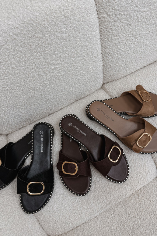 Pantofole da donna con tacco largo e fibbie dorate color nero Selivelle