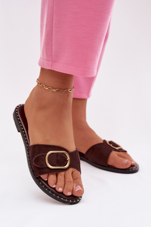 Pantofole da donna con tacco largo e fibbie dorate color cioccolato Selivelle