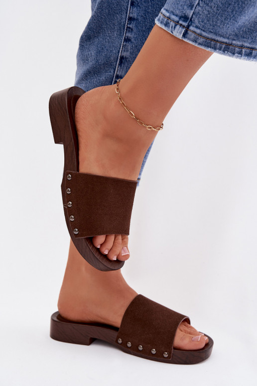 Pantofole da donna con rivetti con tacchi larghi CzekoladoAe Amelvessa