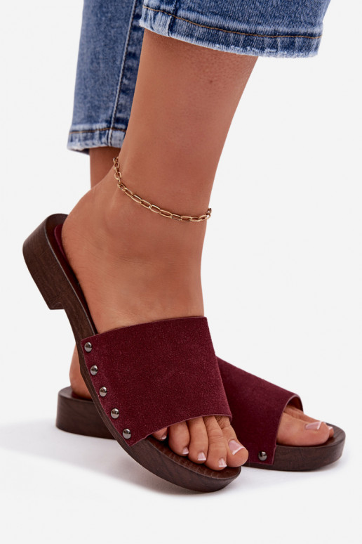 Pantofole da donna con rivetti con tacchi larghi Borgogna Amelvessa