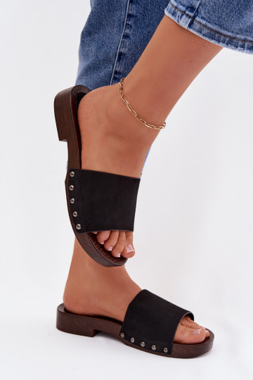 Pantofole da donna con rivetti con tacchi larghi colore nero Amelvessa