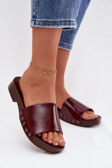 Pantofole da donna con borchie e tacco largo, colore bordeaux Brinalle