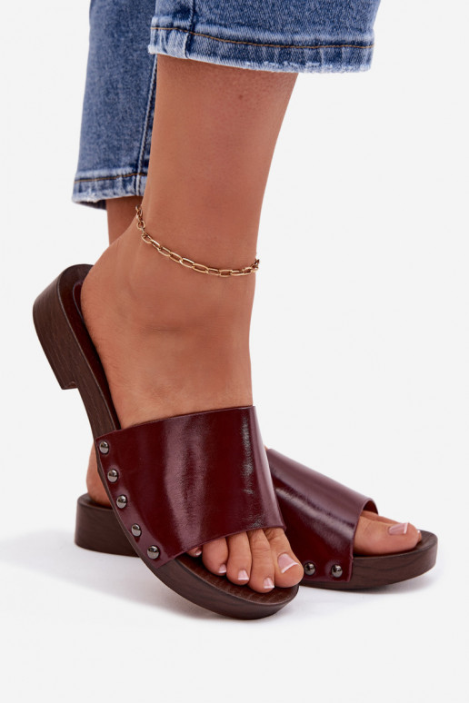 Pantofole da donna con rivetti con tacchi larghi Borgogna Brinalle