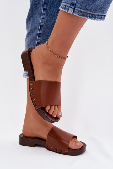 Pantofole da donna con borchie e tacco largo, colore marrone Brinalle
