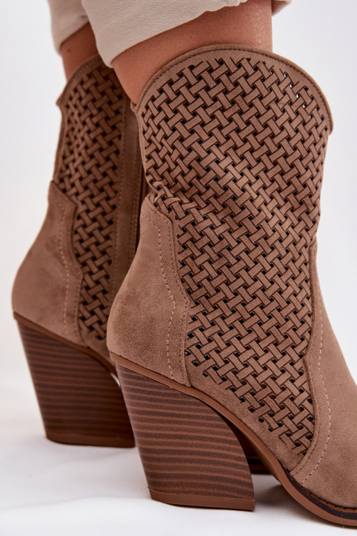 con elementi traforati Stivali da donna beige Rivorina