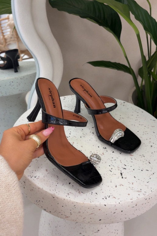 Pantofole da donna con tacchi sottili Con decorazioni Detalem colore nero Lorissa