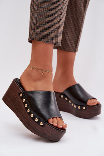 Pantofole da donna Su un cuneo e piattaforma Ze colore doratomi Borchie colore nero Farinelle 2