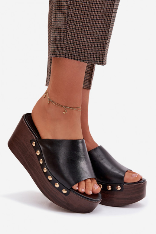 Pantofole da donna Su un cuneo e piattaforma Ze colore doratomi Borchie colore nero Farinelle