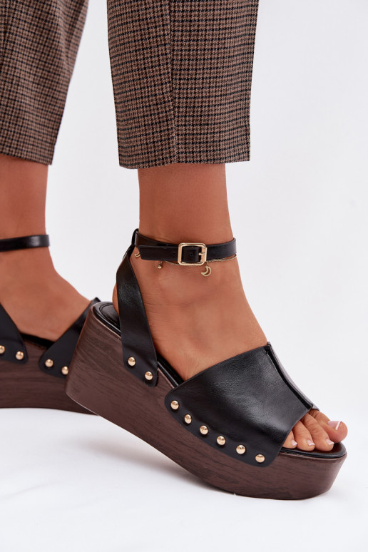 Sandali da donna Su un cuneo Ze colore doratomi Borchie colore nero Galorina