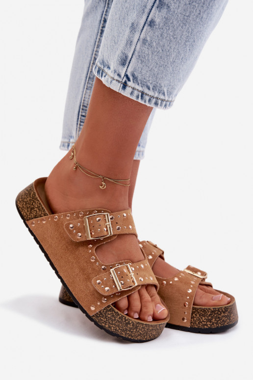 Pantofole da donna Ze colore doratomi con fibbiemi E borchie colore marrone Tervina