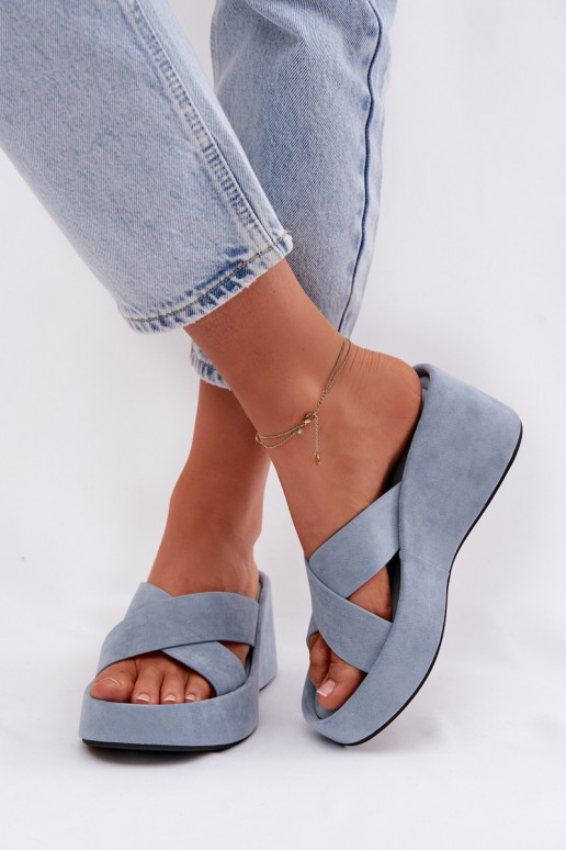 Pantofole da donna Su un cuneoin ecopelle scamosciatau colore blu Calorine