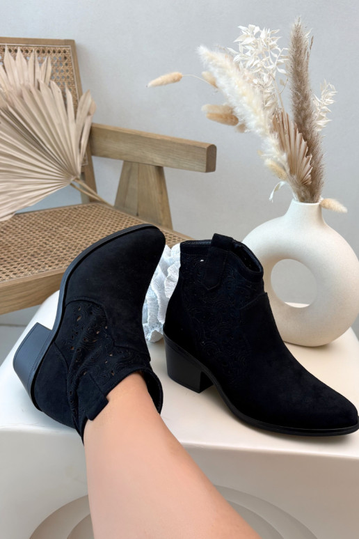 Stivali traforati stile coAboy Femminile con i tacchi S.Barski HY61-8012 colore nero