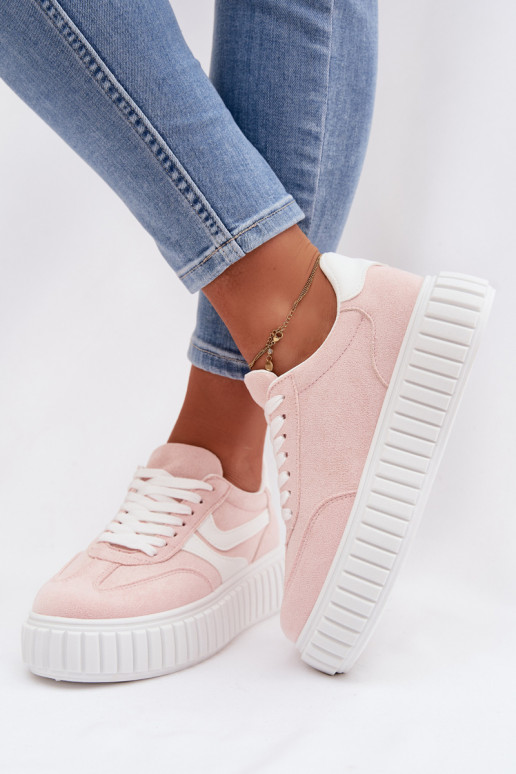 Scarpe modello sneakers Femminile con una piattaformain ecopelle scamosciatau colore rosa Cadrina