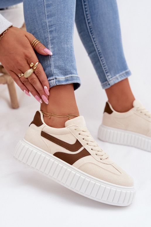 Scarpe modello sneakers Femminile con una piattaformain ecopelle scamosciatau beige Cadrina
