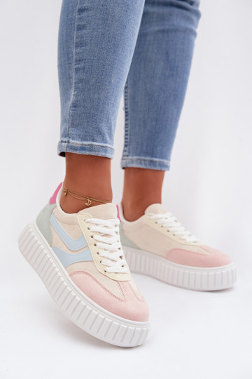 Scarpe modello sneakers Femminile con una piattaformain ecopelle scamosciatau Colori differenti Cadrina