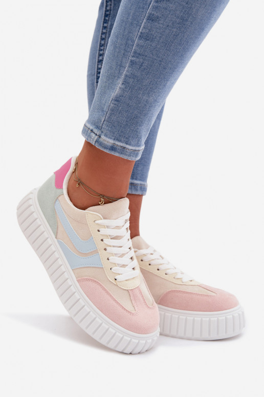 Scarpe modello sneakers Femminile con una piattaformain ecopelle scamosciatau Colori differenti Cadrina