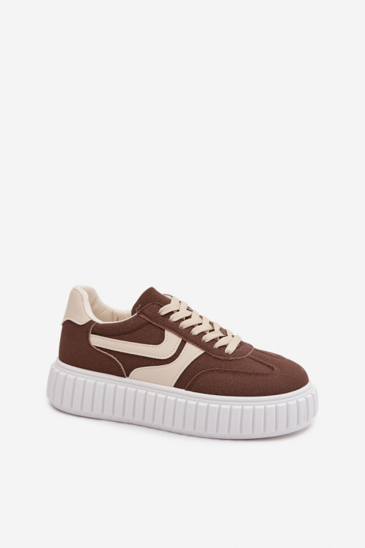 Scarpe modello sneakers Femminile con una piattaformain ecopelle scamosciatau colore marrone Cadrina
