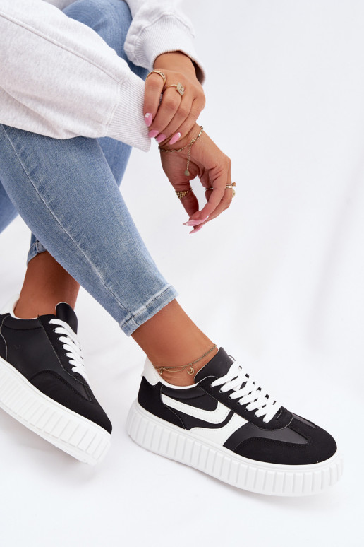 Scarpe modello sneakers Femminile con una piattaformain ecopelle scamosciatau colore nero Cadrina