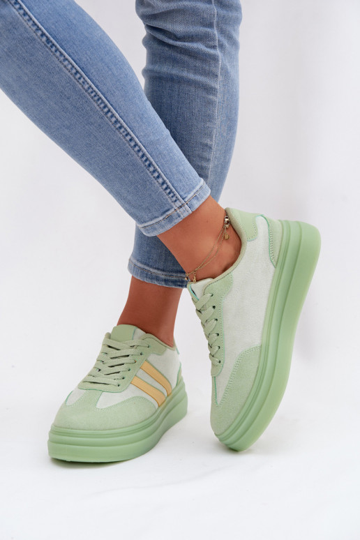 Scarpe modello sneakers Femminile con una piattaforma colore verde Galleria