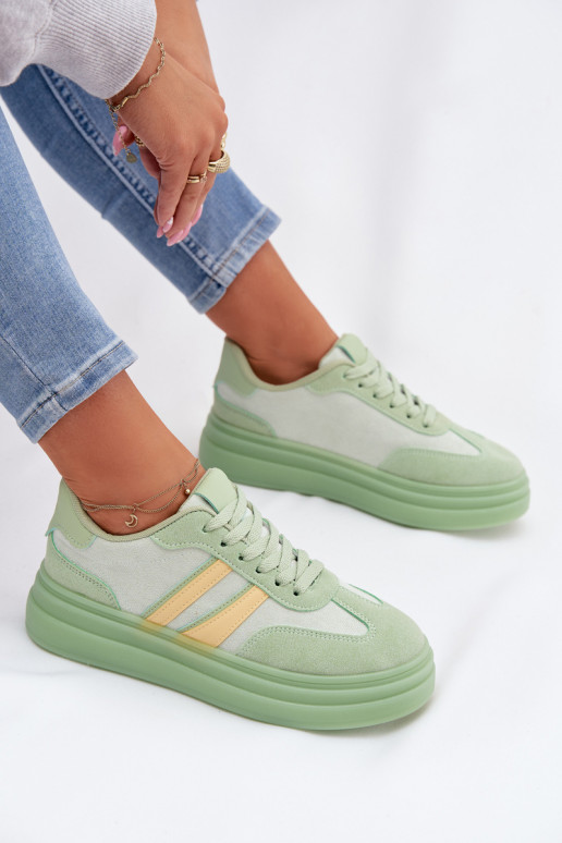 Scarpe modello sneakers Femminile con una piattaforma colore verde Galleria