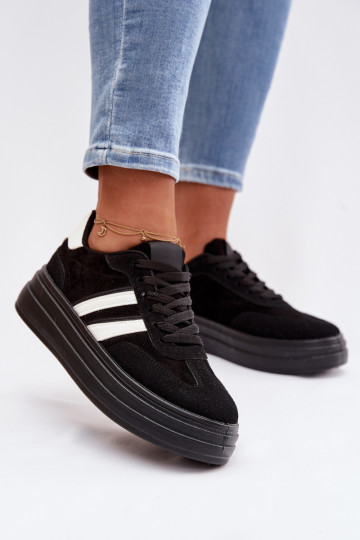 Scarpe modello sneakers Femminile con una piattaforma colore nero Galleria