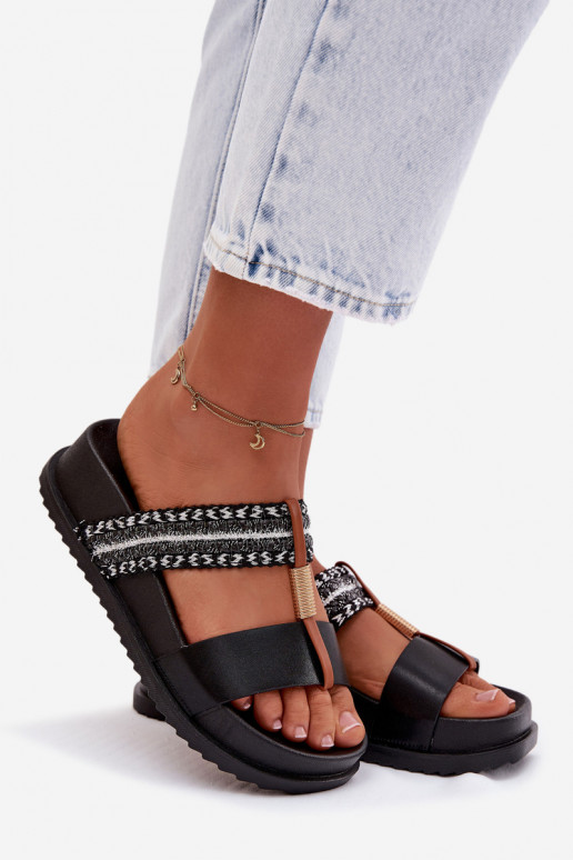 Pantofole da donna con una piattaforma con strisce I colore doratom Detalem colore nero Tahlia