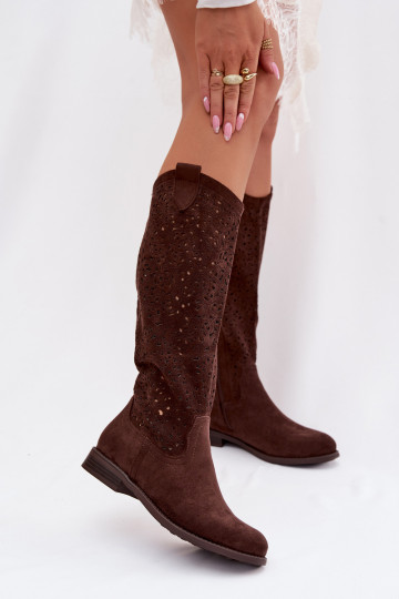 Stivali alti da donna con elementi traforati e tacchi larghi S.Barski HY61-8023, colore cioccolato 2
