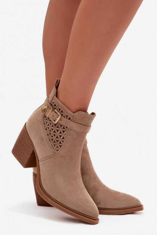 con elementi traforati Stivali da donna Traforatom Un esempio I Złotą con fibbie beige Deloriah