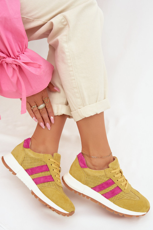 Scarpe modello sneakers FemminileAbilitatoturalnego dalla pelle scamosciatau colore giallo Deverceline