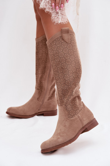 Stivali alti da donna con elementi traforati e tacchi larghi S.Barski HY61-8022, colore sabbia 2