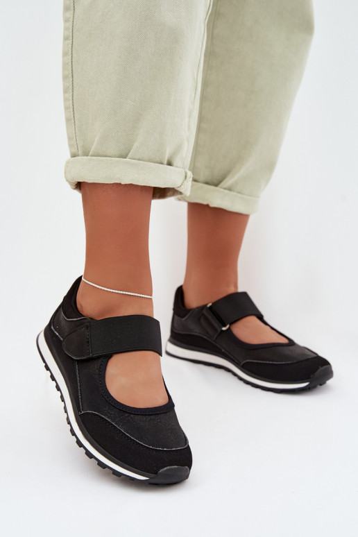 Scarpe dallo stile sportivo Femminile con chiusure adesive colore nero Aveliette