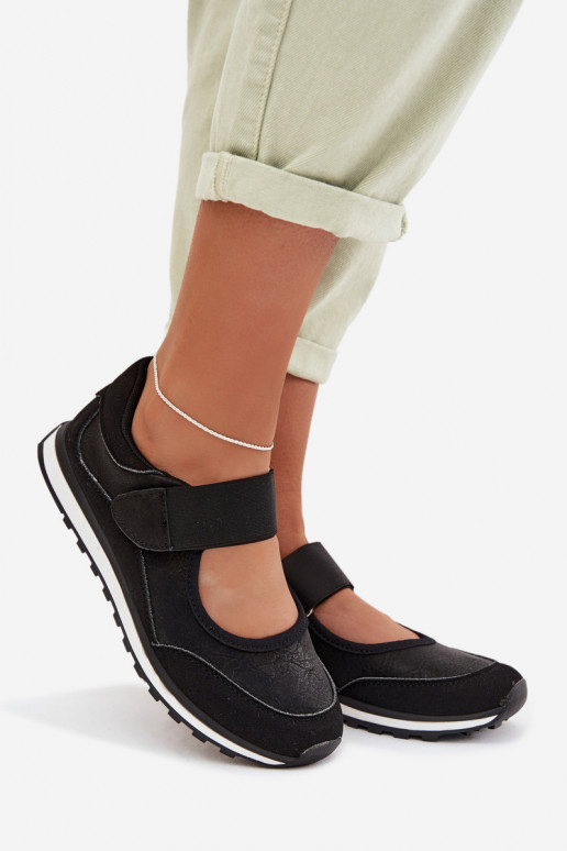 Scarpe dallo stile sportivo Femminile con chiusure adesive colore nero Aveliette