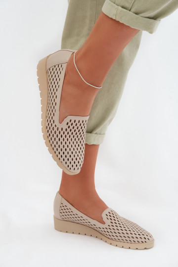 Scarpe da donna con elementi traforati sabbia Flariette