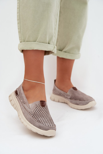 Ravinette scarpe grigie con elementi in perforazione in camoscio naturale